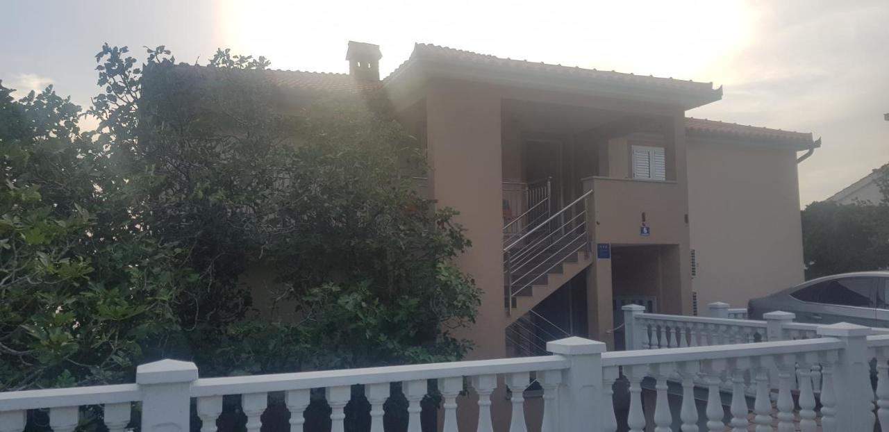 קלנוביצה Apartmani Mira מראה חיצוני תמונה